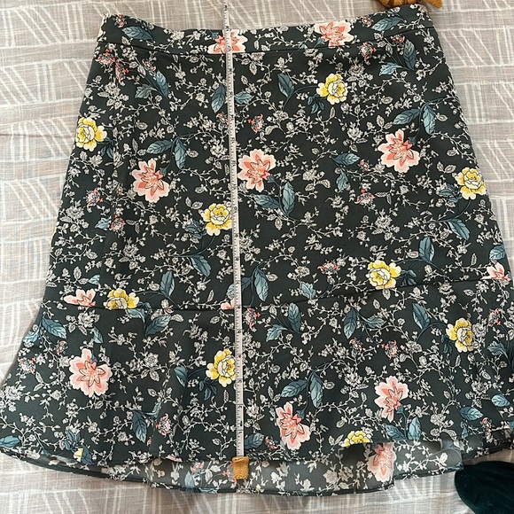 Loft Ruffle Skirt - Picture 7 of 8